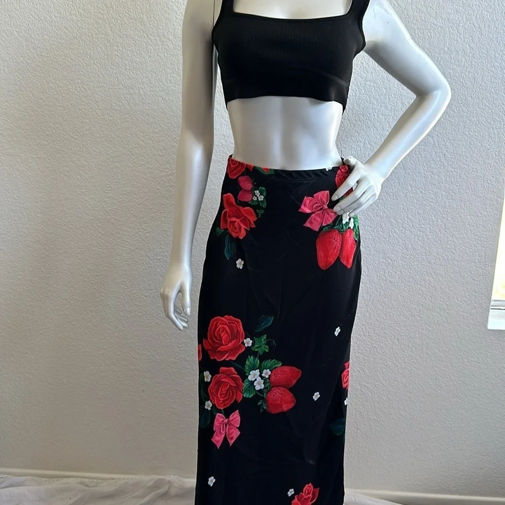 Lisa Says Gah Floral Maxi Skirt strawberry bow rose s small 2 4